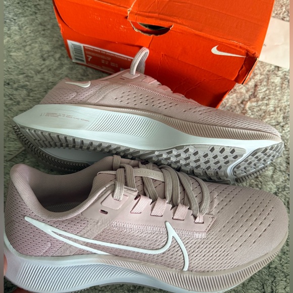 Nike Air Zoom Pegasus 38/Size US 7/Light pink New - Picture 6 of 7